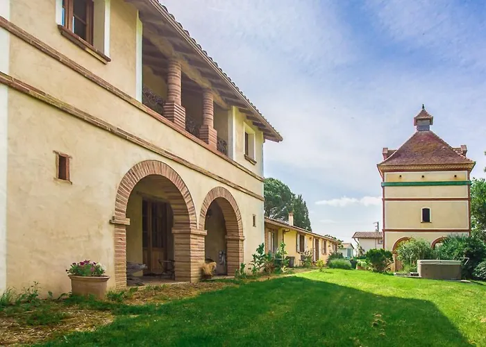 Hotel Le Pigeonnier De Guerre LʼIsle-Jourdain
